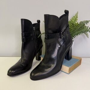 Donald J Pliner Oli 9.5 Snake Print Leather Harness Buckle ZIP Heel Ankle Boots